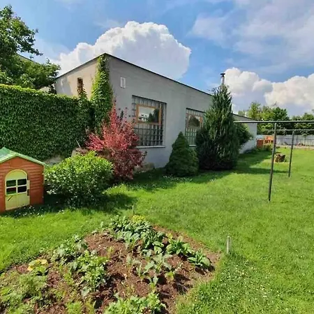 Family With Garden And Parking Spot *